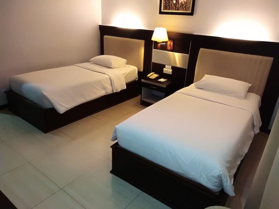 Superior Twin Room | Desk, rollaway beds (surcharge), WiFi (free)