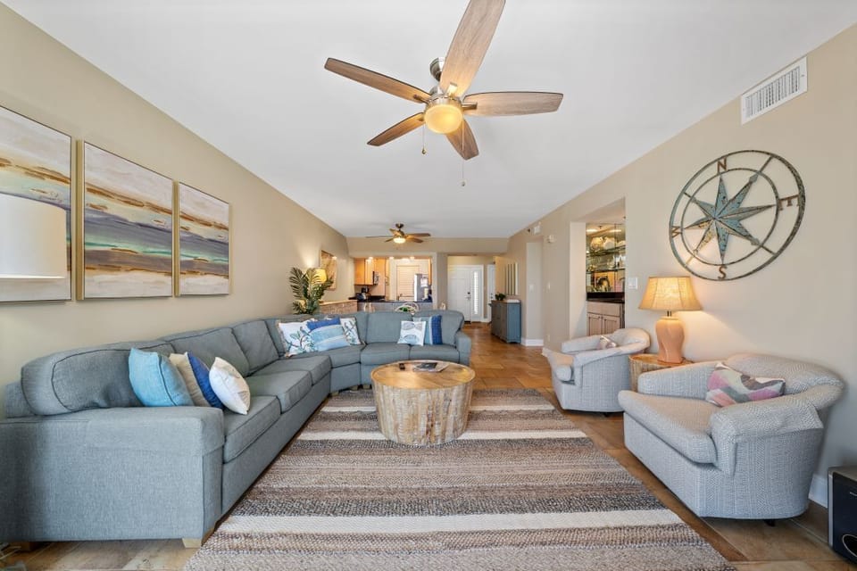 Broadmoor 304 Living Room