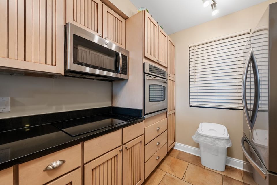 Broadmoor 304 Kitchen
