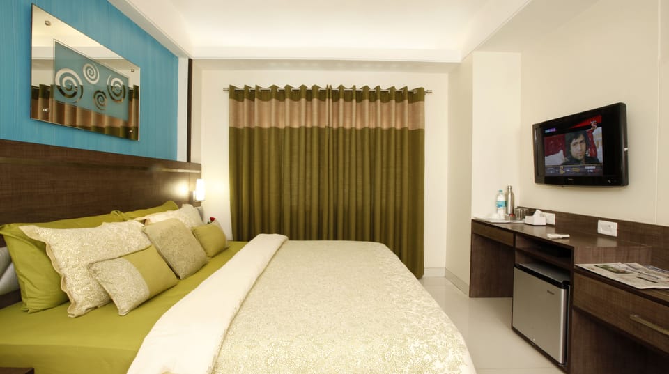 Executive Room | Egyptian cotton sheets, pillowtop beds, minibar, in-room safe