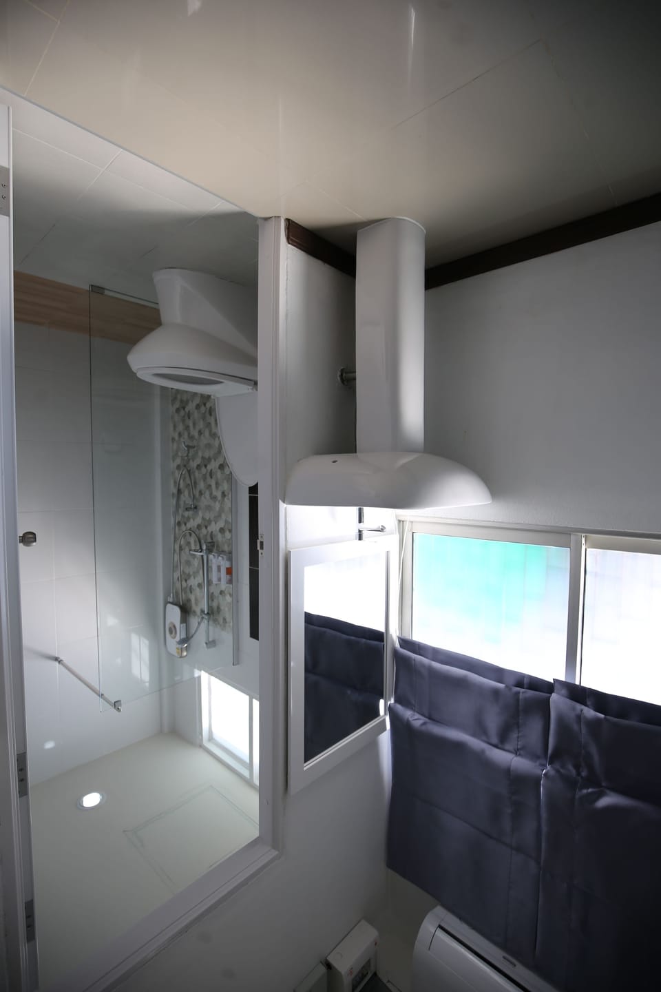 Shared Dormitory, Women only | Bathroom | Shower, free toiletries, towels