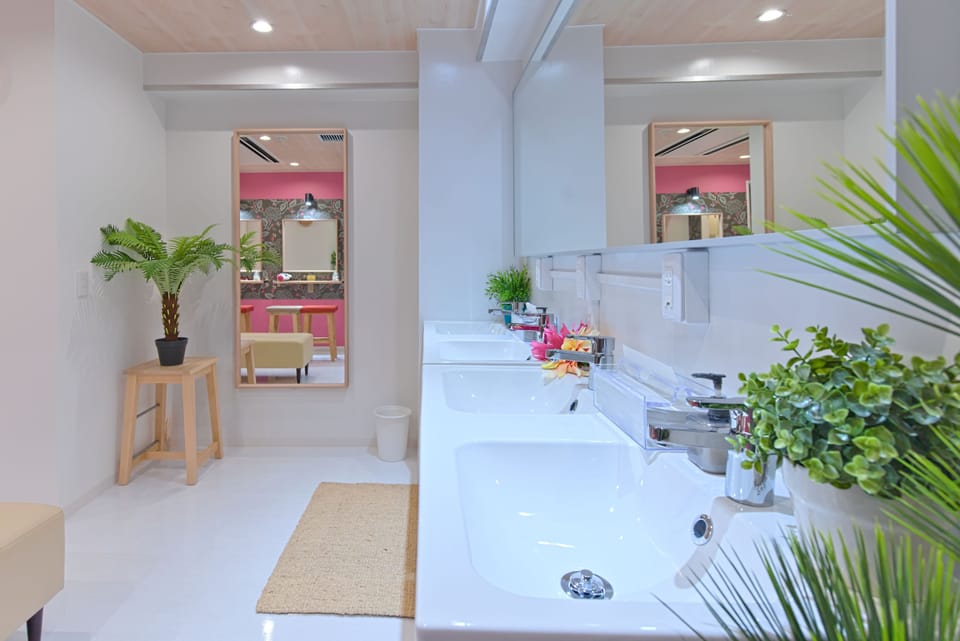 Shower, free toiletries, hair dryer, slippers