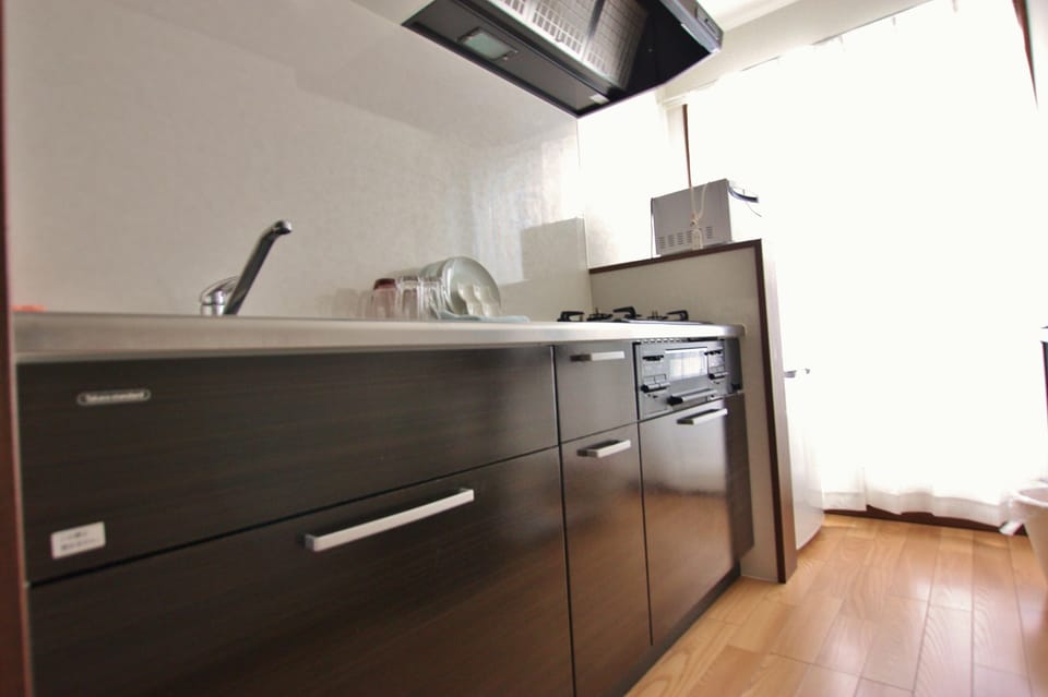 Standard Apartment, Non Smoking | Private kitchen | Fridge, microwave, stovetop, electric kettle