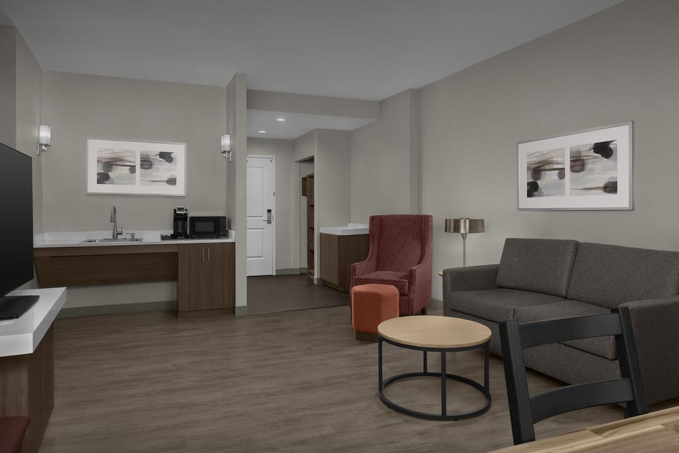 Suite, 1 Bedroom | Living area | LCD TV, pay movies