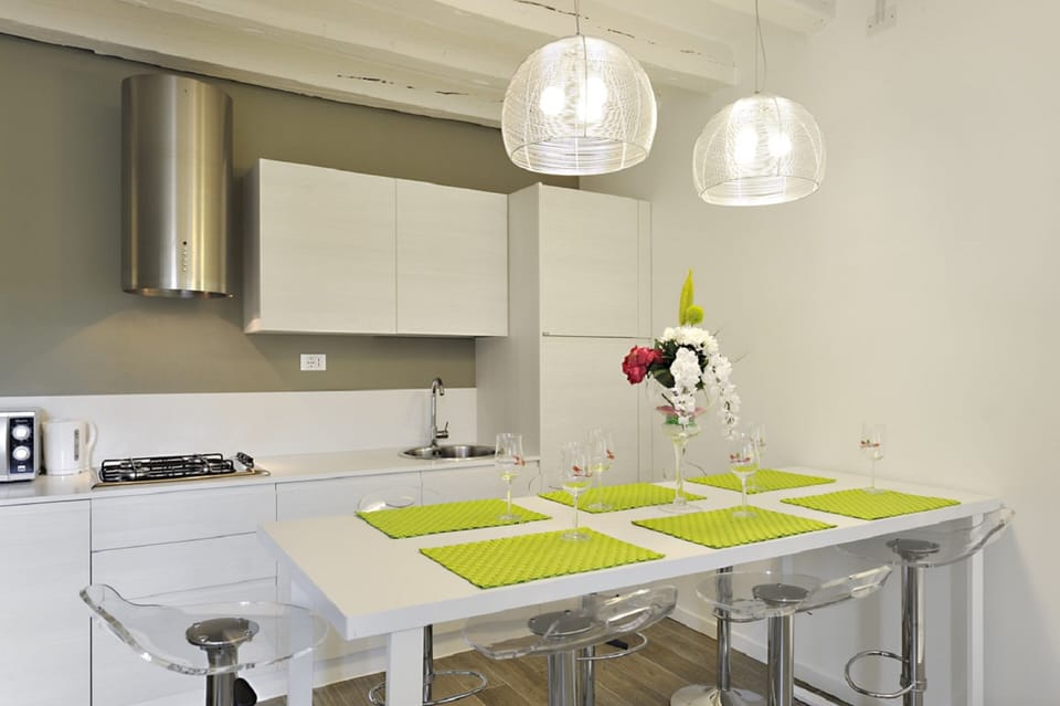 Apartment, 2 Bedrooms | In-room dining