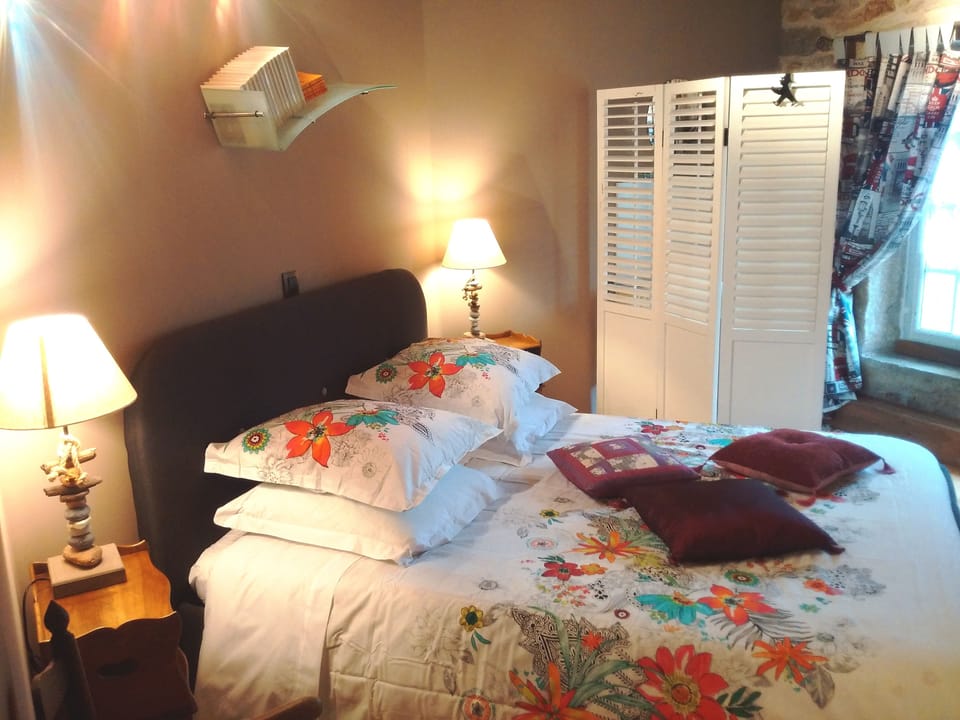 Comfort Double Room | Desk, iron/ironing board, free WiFi, bed sheets