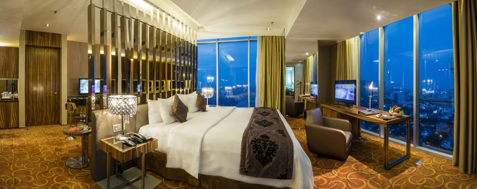 Suite | In-room safe, desk, laptop workspace, soundproofing