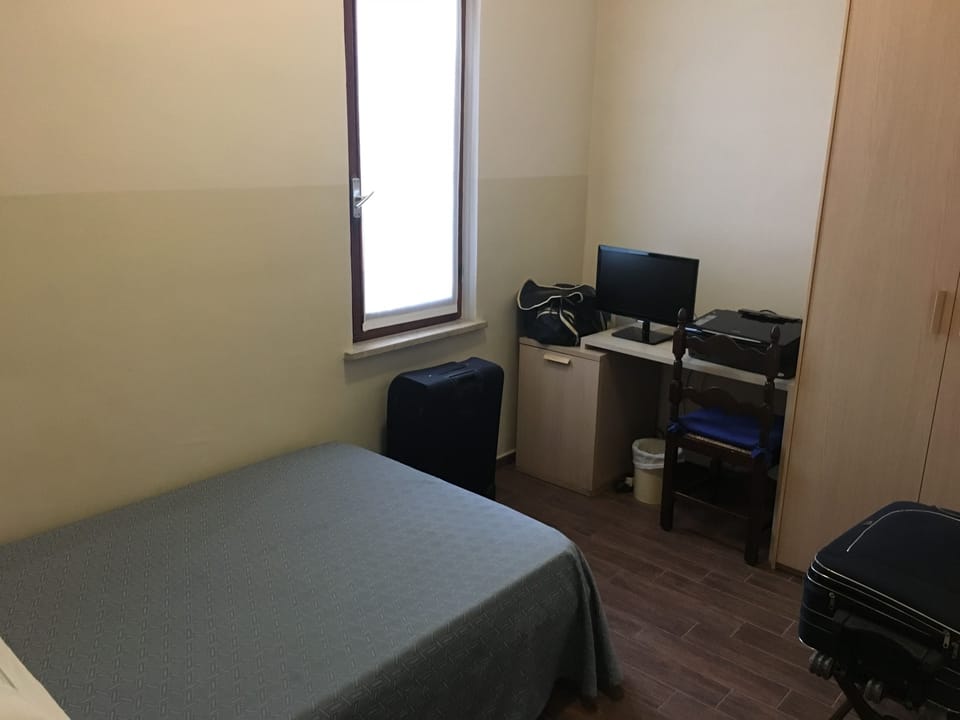 Grand Single Room | Minibar, in-room safe, desk, rollaway beds (surcharge)