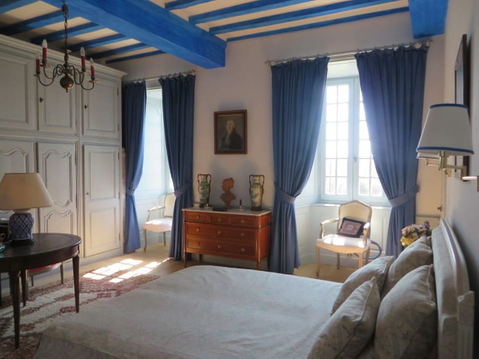 Double or Twin Room (Bleue) | Egyptian cotton sheets, premium bedding, pillowtop beds