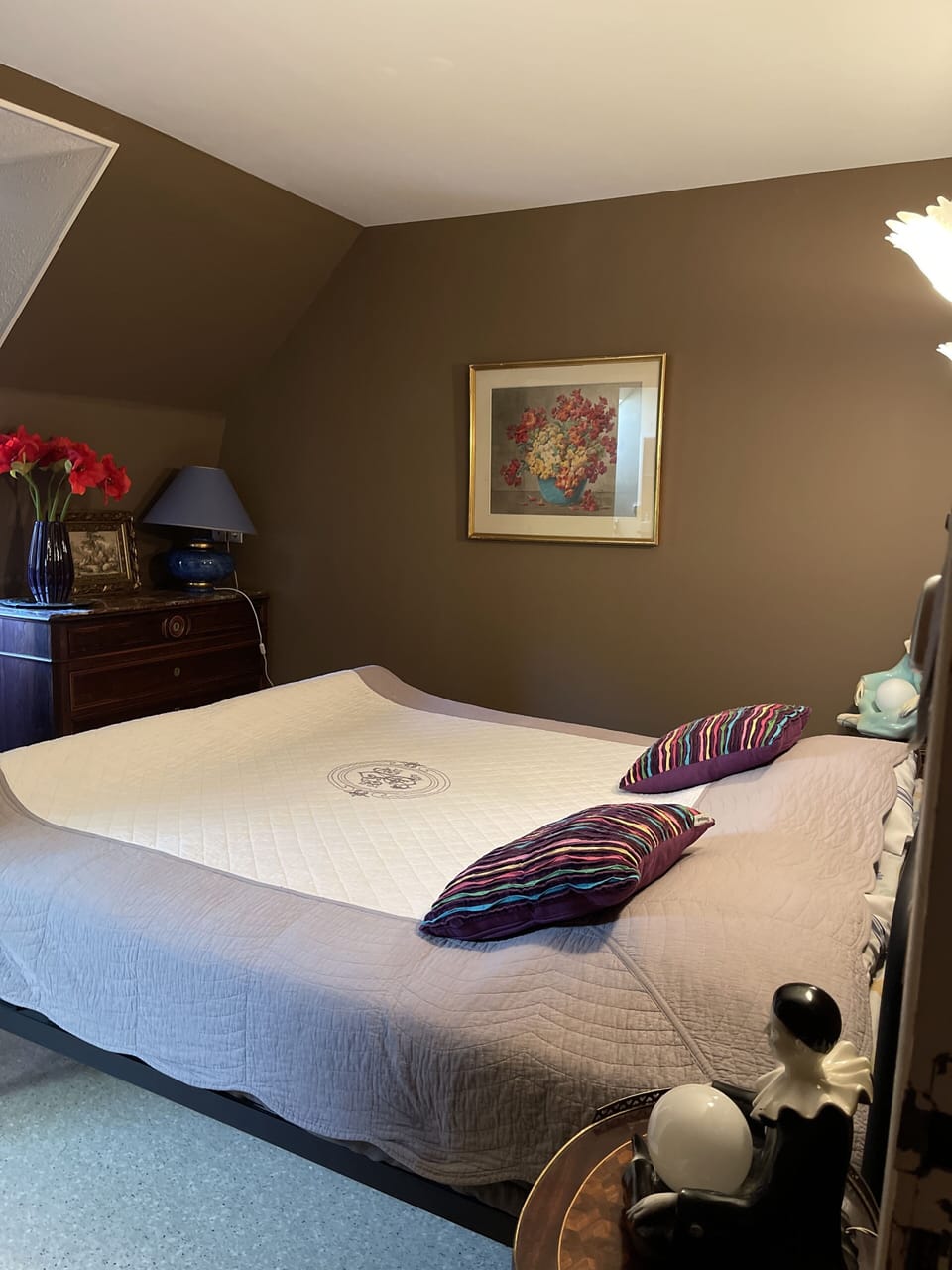 Double Room (2-5-8) | Iron/ironing board, free WiFi, bed sheets