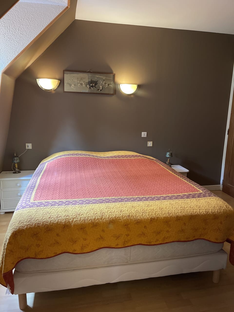 Double Room (2-5-8) | Iron/ironing board, free WiFi, bed sheets