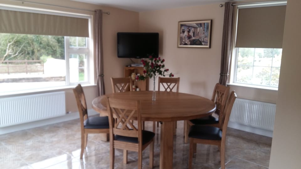 Comfort House | In-room dining