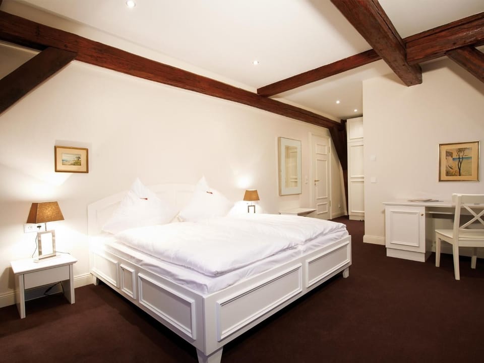 In-room safe, desk, free WiFi, bed sheets