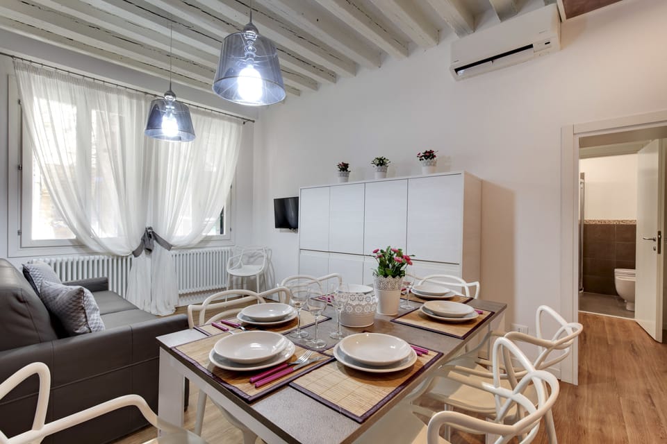 Apartment, 2 Bedrooms | Living room | TV
