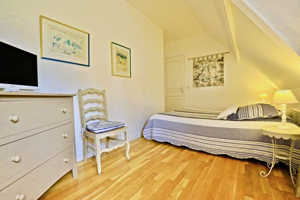Double Room (Royale Victoire) | Hypo-allergenic bedding, individually decorated, individually furnished