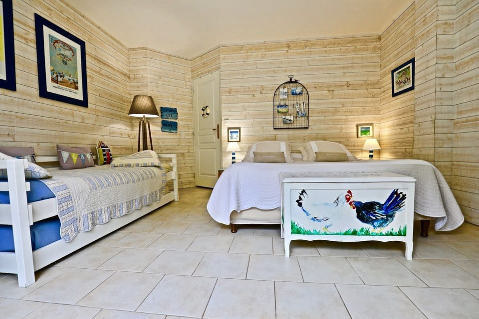 Family Room (Heraclide) | Hypo-allergenic bedding, individually decorated, individually furnished