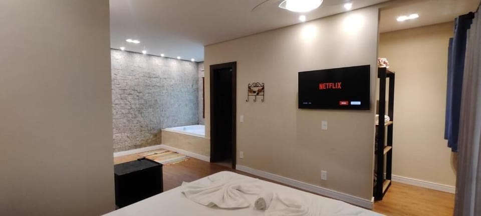 Superior Double Room, 1 Queen Bed, Jetted Tub, Ground Floor | Free WiFi, bed sheets