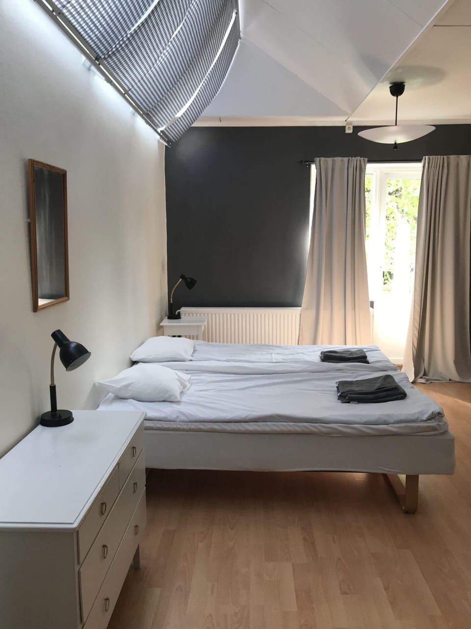 Twin Room, Shared Bathroom (Slottet no pets allowed) | Free WiFi, bed sheets