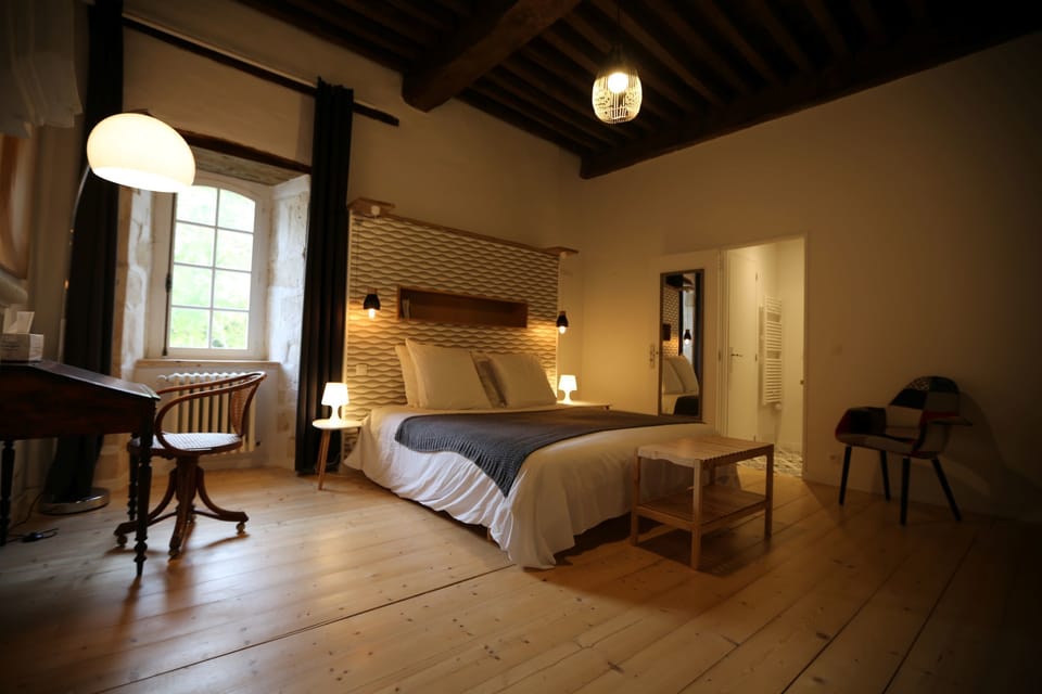 Superior Double Room (Chambre de la Cour) | Desk, blackout drapes, soundproofing, cribs (free)