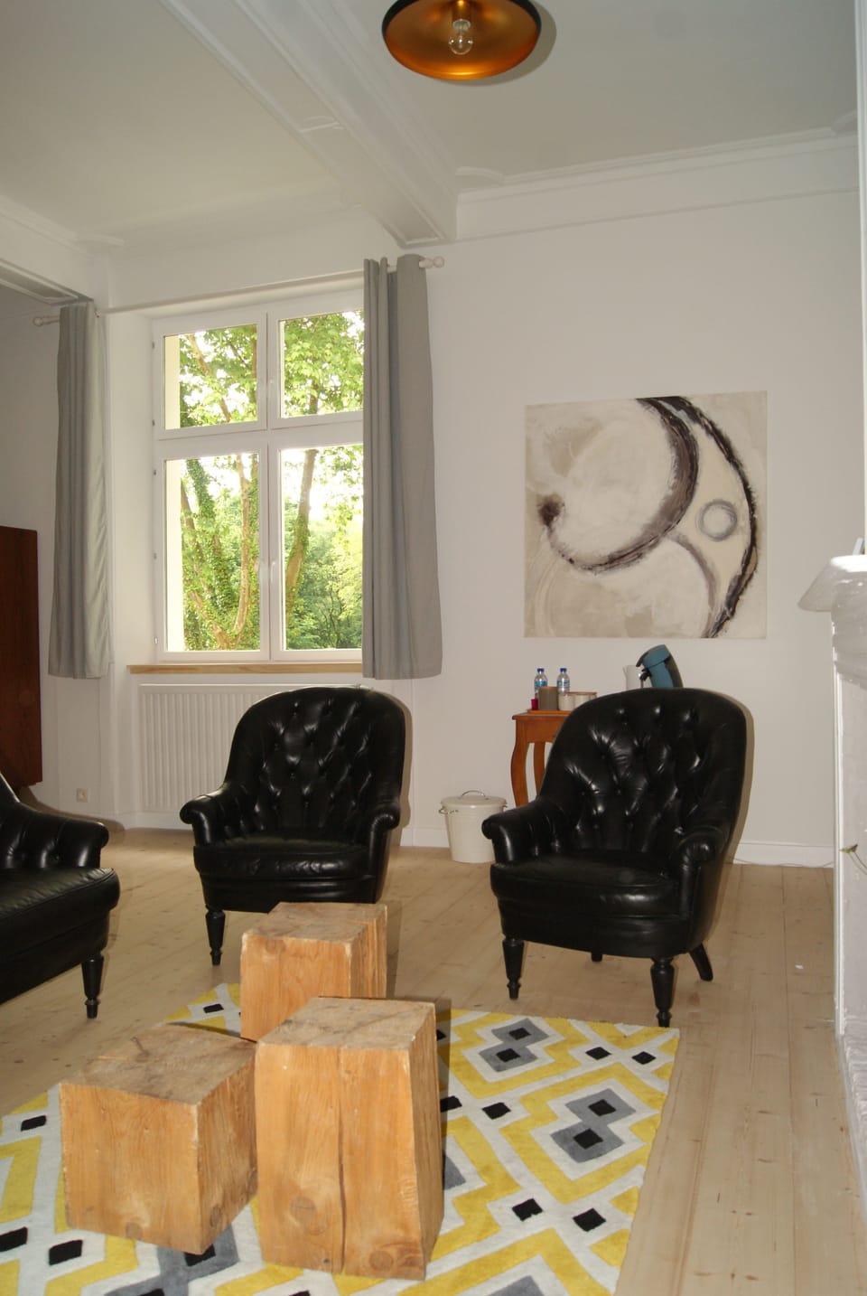 Deluxe Double Room (Suite) | Living area | Flat-screen TV