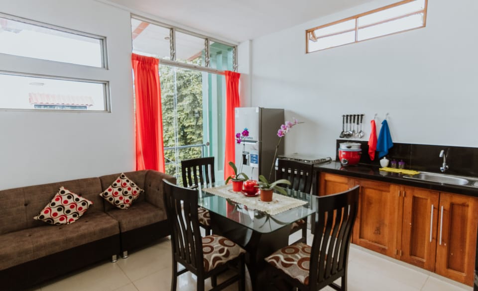 Family Apartment, 2 Bedrooms, Private Bathroom | In-room dining