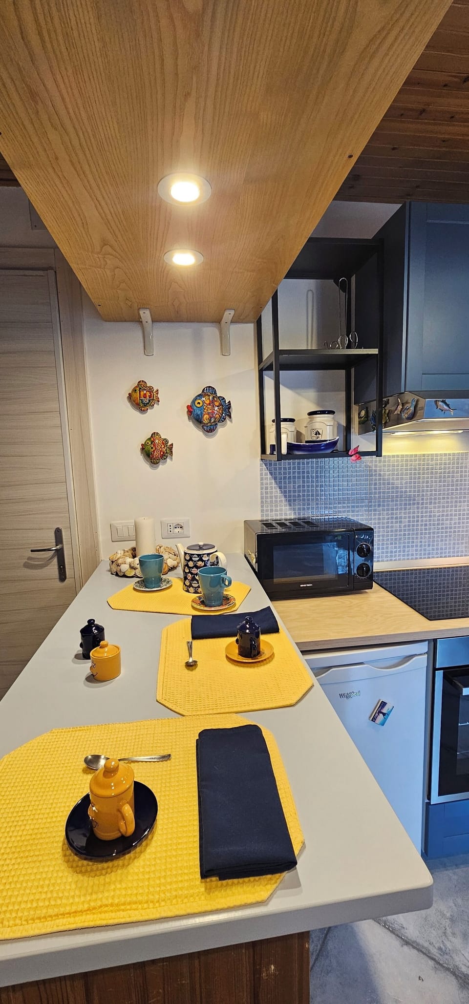 Apartment, Sea View | Private kitchen | Full-size fridge, microwave, oven, stovetop