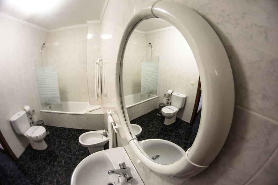 Standard Double or Twin Room, Private Bathroom | Bathroom | Shower, hair dryer, towels
