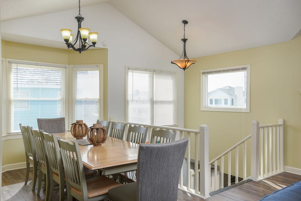 SS61: Dolphin Waves l Top Level Dining