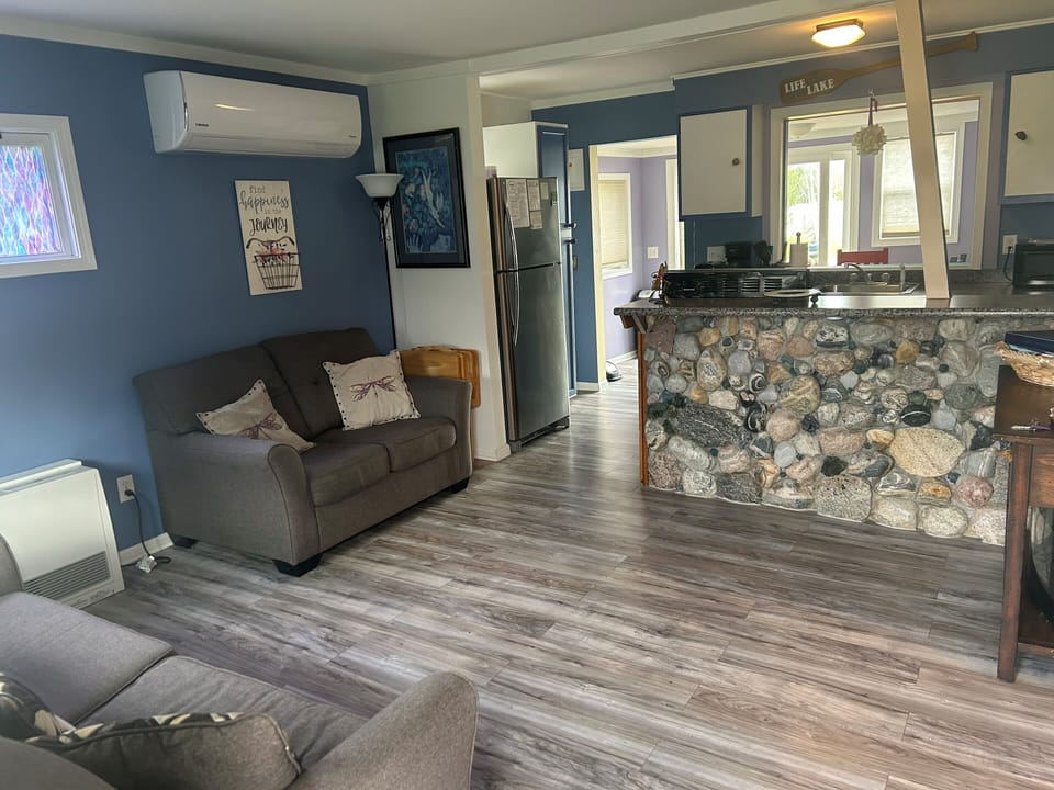 Living room/ Kitchen