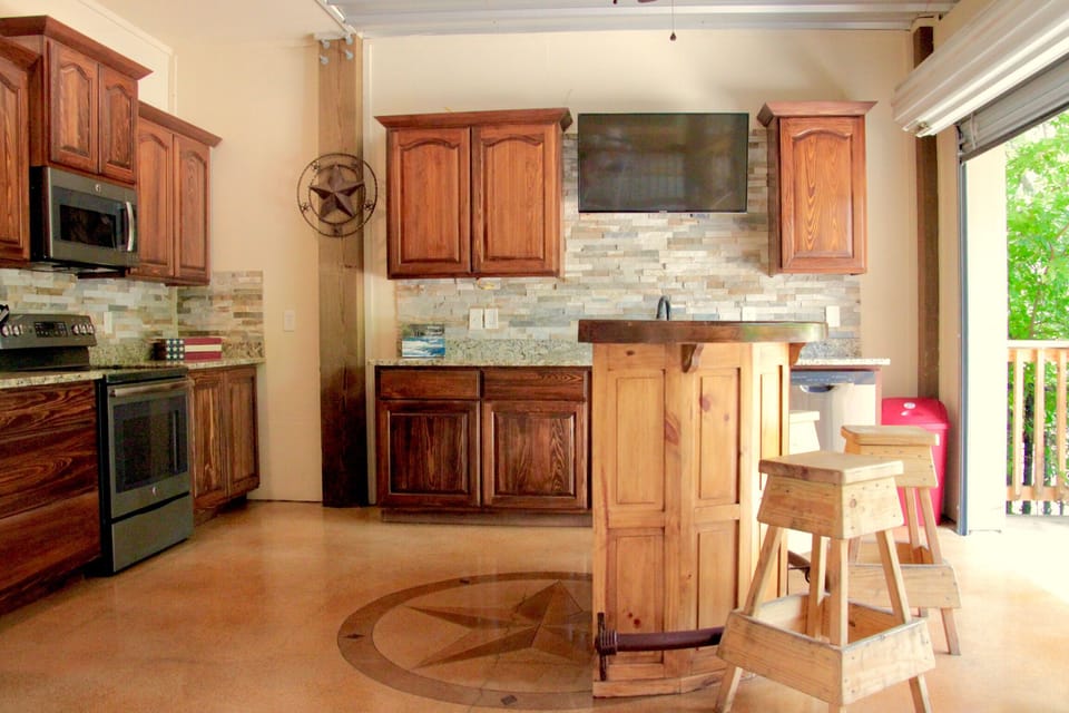 Downstairs Outdoor Kitchen