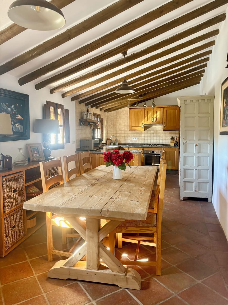 Kitchen dining area
