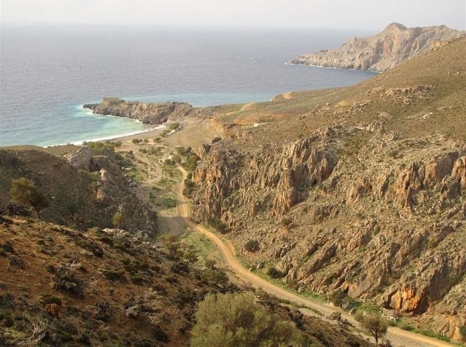 The way to the beach through the gorge via an accecible dirt road