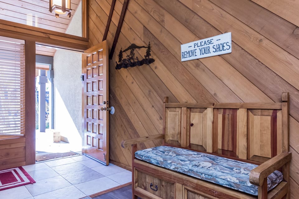 Entryway / Mud Room