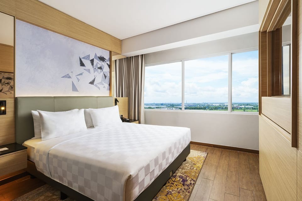 Grand Deluxe | Minibar, in-room safe, desk, soundproofing