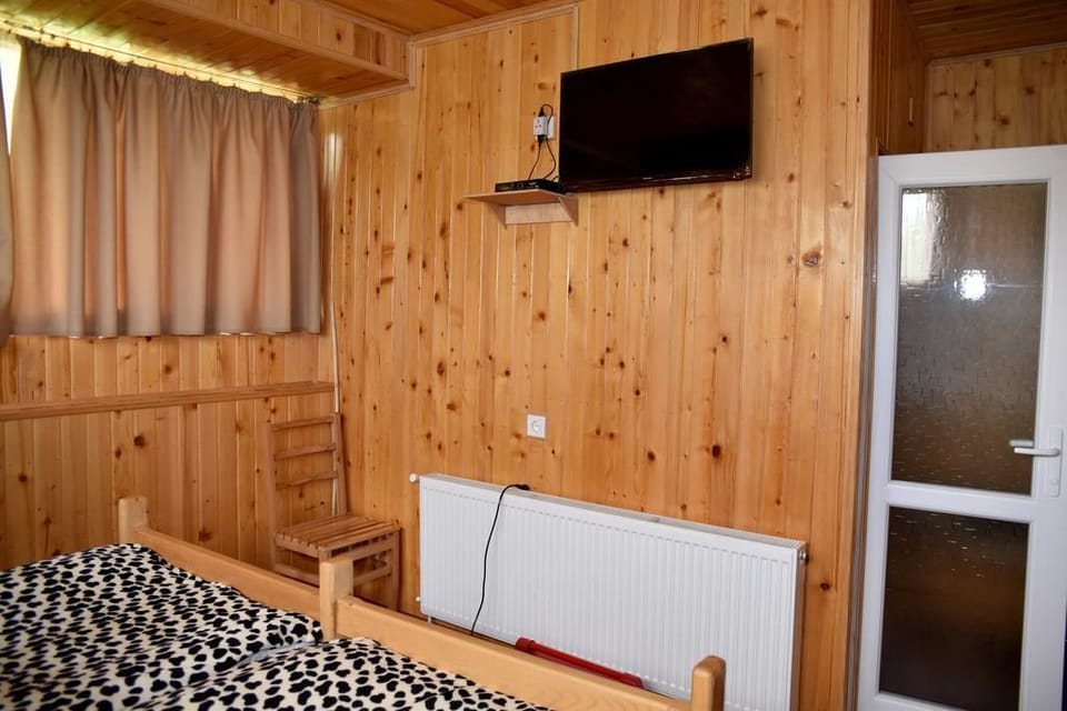 Standard Double or Twin Room | WiFi (free), bed sheets