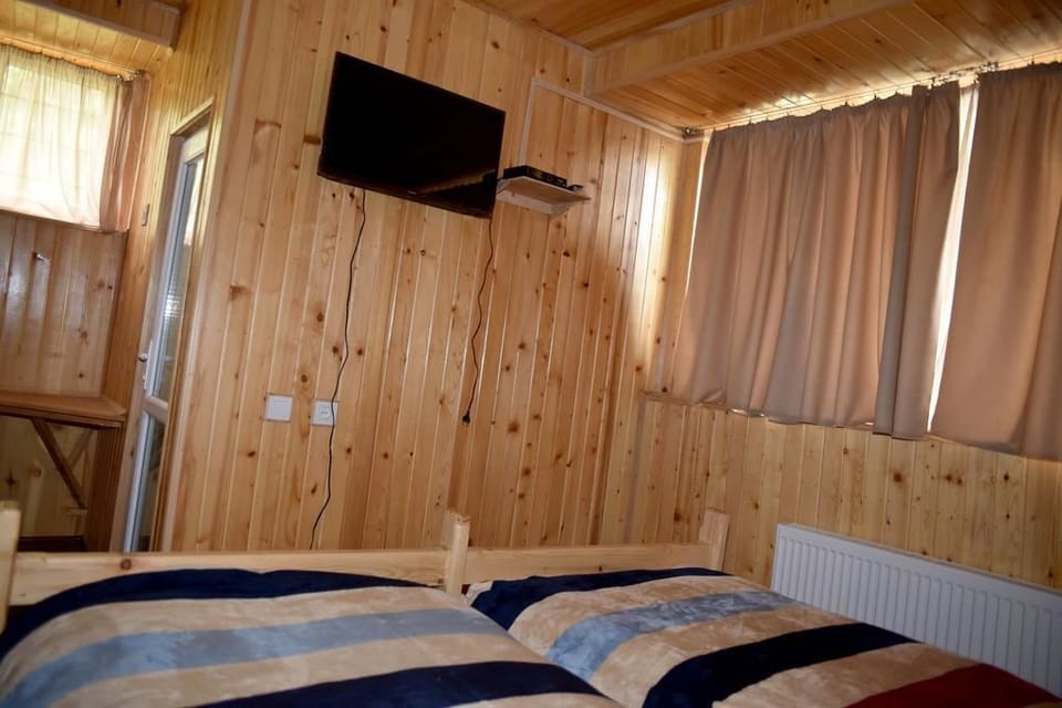 Standard Double or Twin Room | WiFi (free), bed sheets