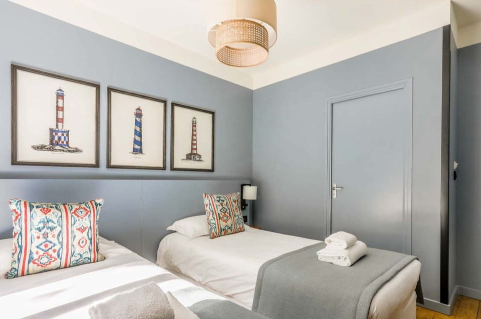 Twin Room | In-room safe, individually decorated, individually furnished, desk