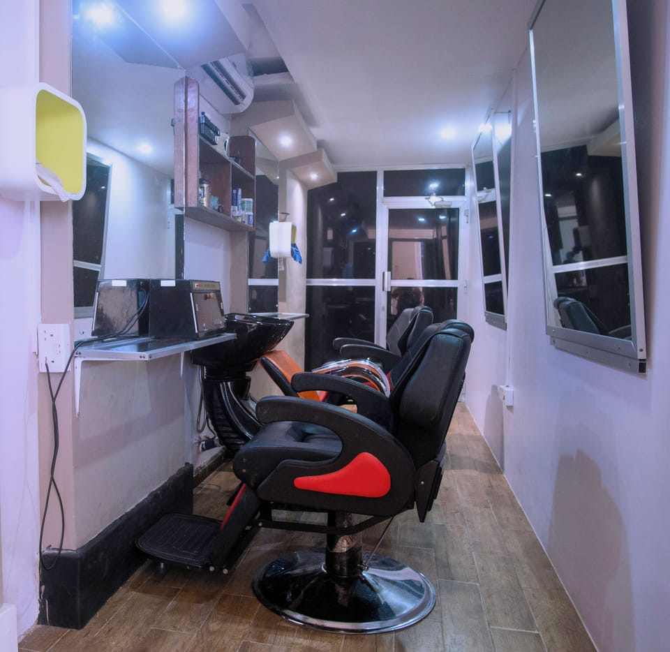 Couples treatment rooms, sauna, body treatments, body wraps, body scrubs