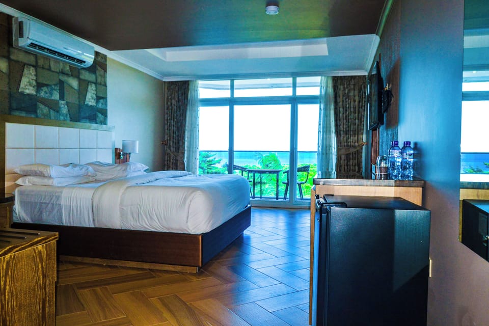 Presidential Room | In-room safe, blackout drapes, iron/ironing board, free WiFi