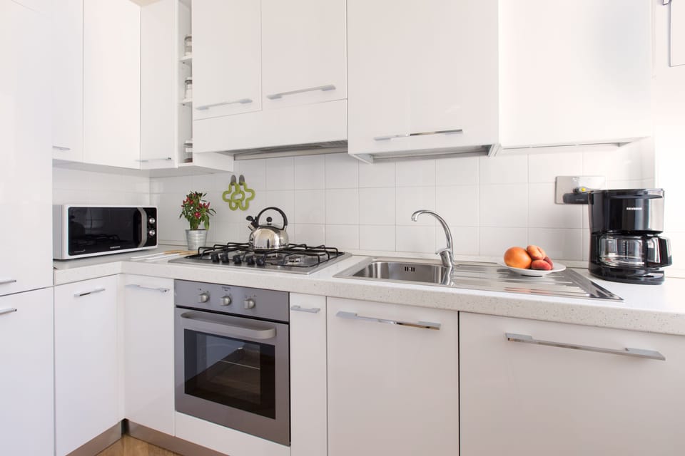 Apartment, 3 Bedrooms | 3 bedrooms, desk, travel crib, free WiFi