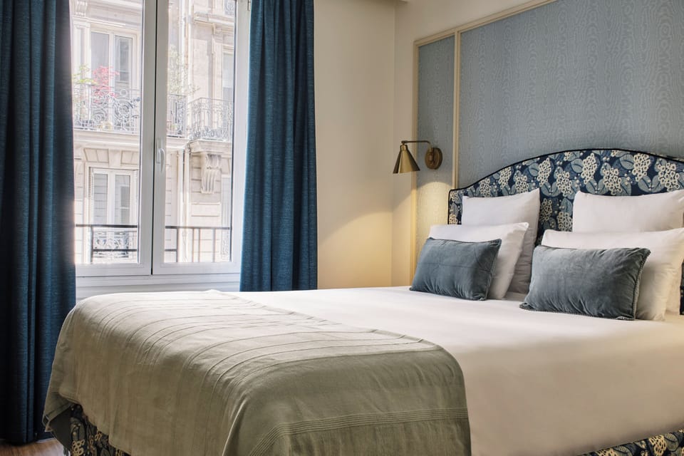 Classic Room | In-room safe, soundproofing, iron/ironing board, free WiFi