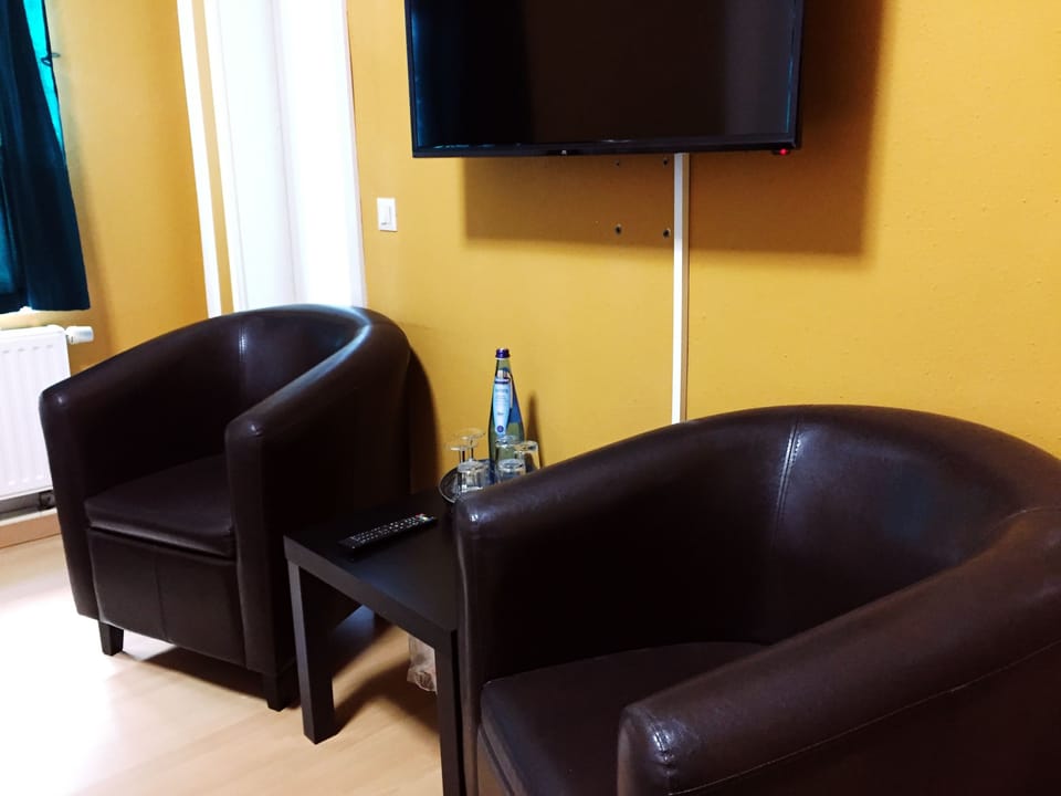 Twin Room, 2 Twin Beds, Non Smoking, Ensuite | Room amenity