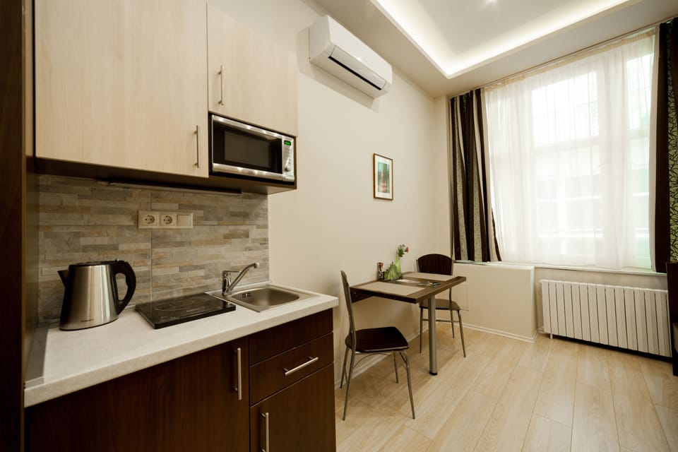 Private kitchenette