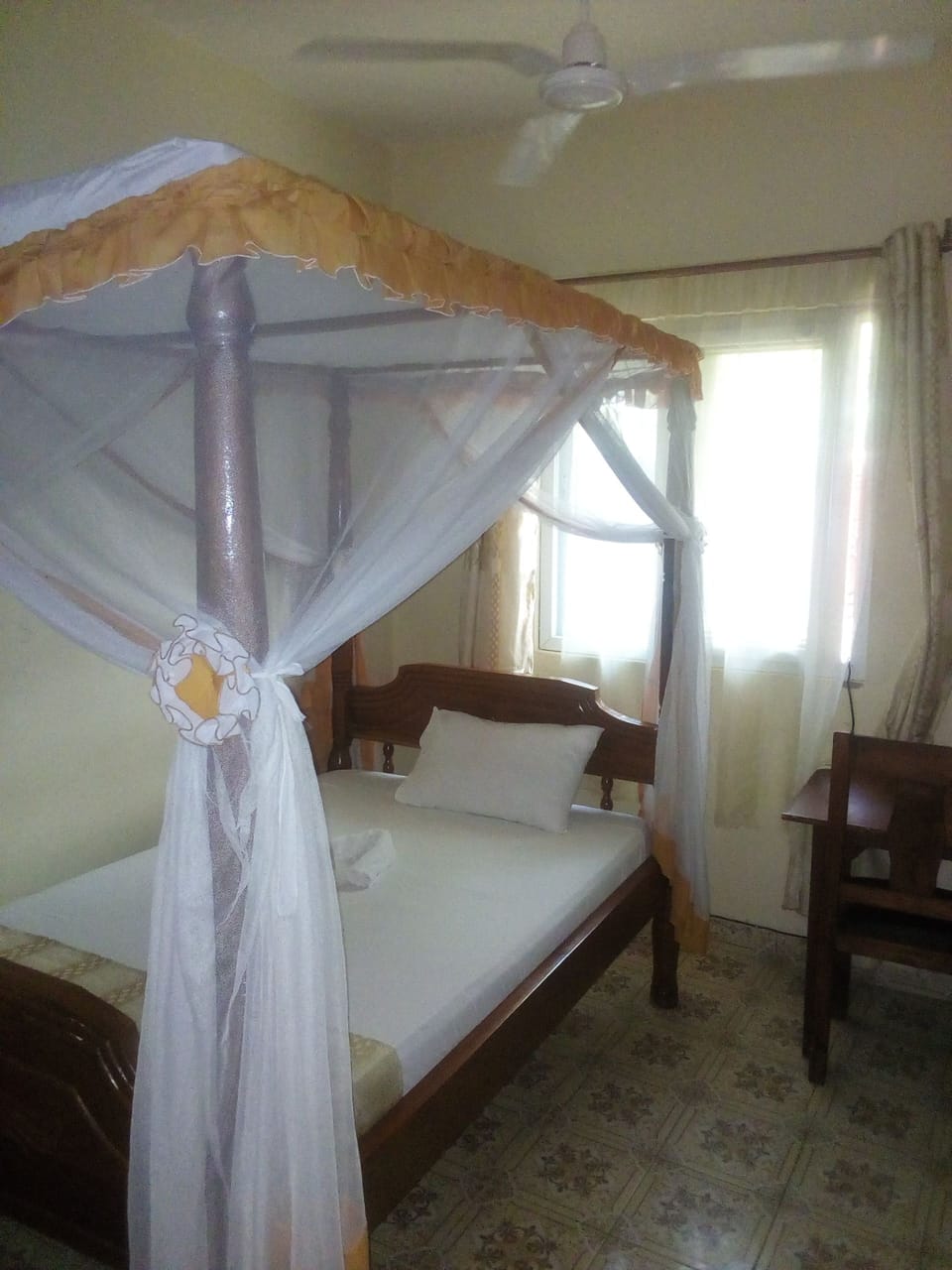 Single Room | Free WiFi, bed sheets