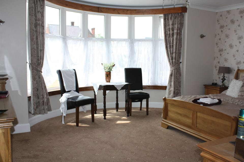 In-room safe, desk, iron/ironing board, bed sheets