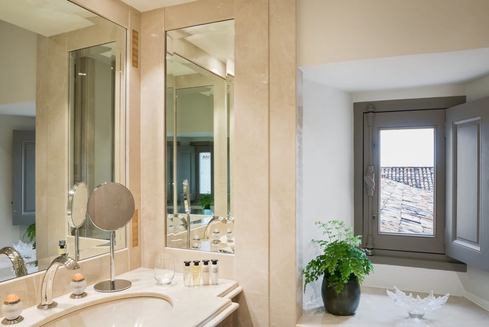 Shower, free toiletries, hair dryer, bathrobes