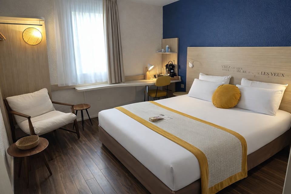 Superior Room, 1 Double Bed | Premium bedding, desk, blackout drapes, soundproofing