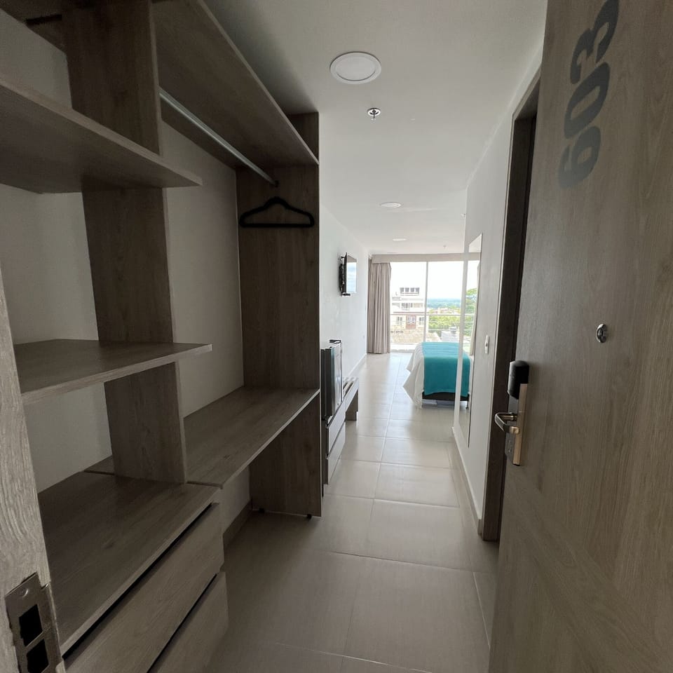 Executive Single Room, 1 Large Twin Bed | Premium bedding, minibar, in-room safe, desk