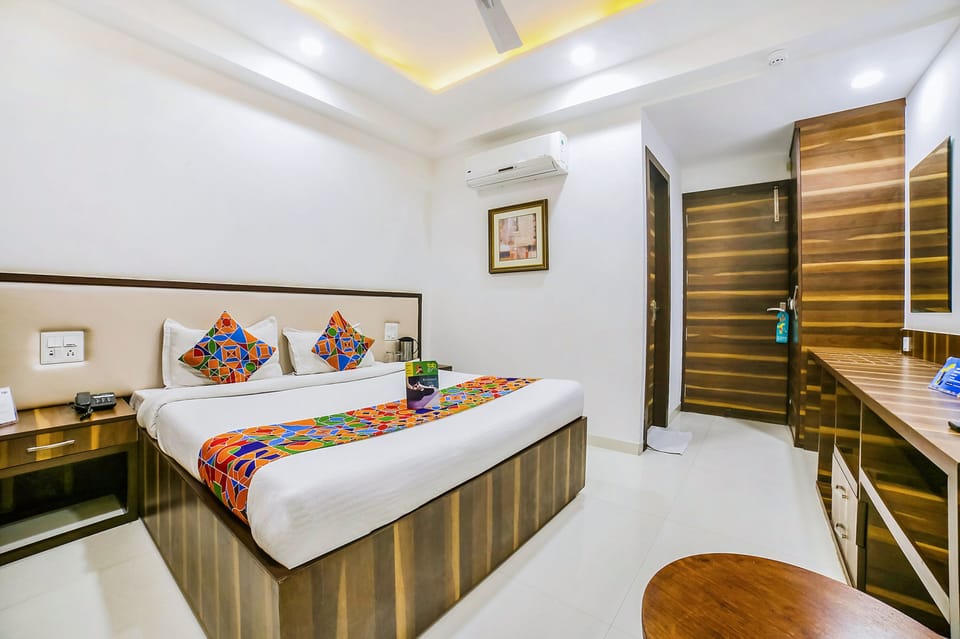 Luxury Suite | Egyptian cotton sheets, premium bedding, desk, free WiFi