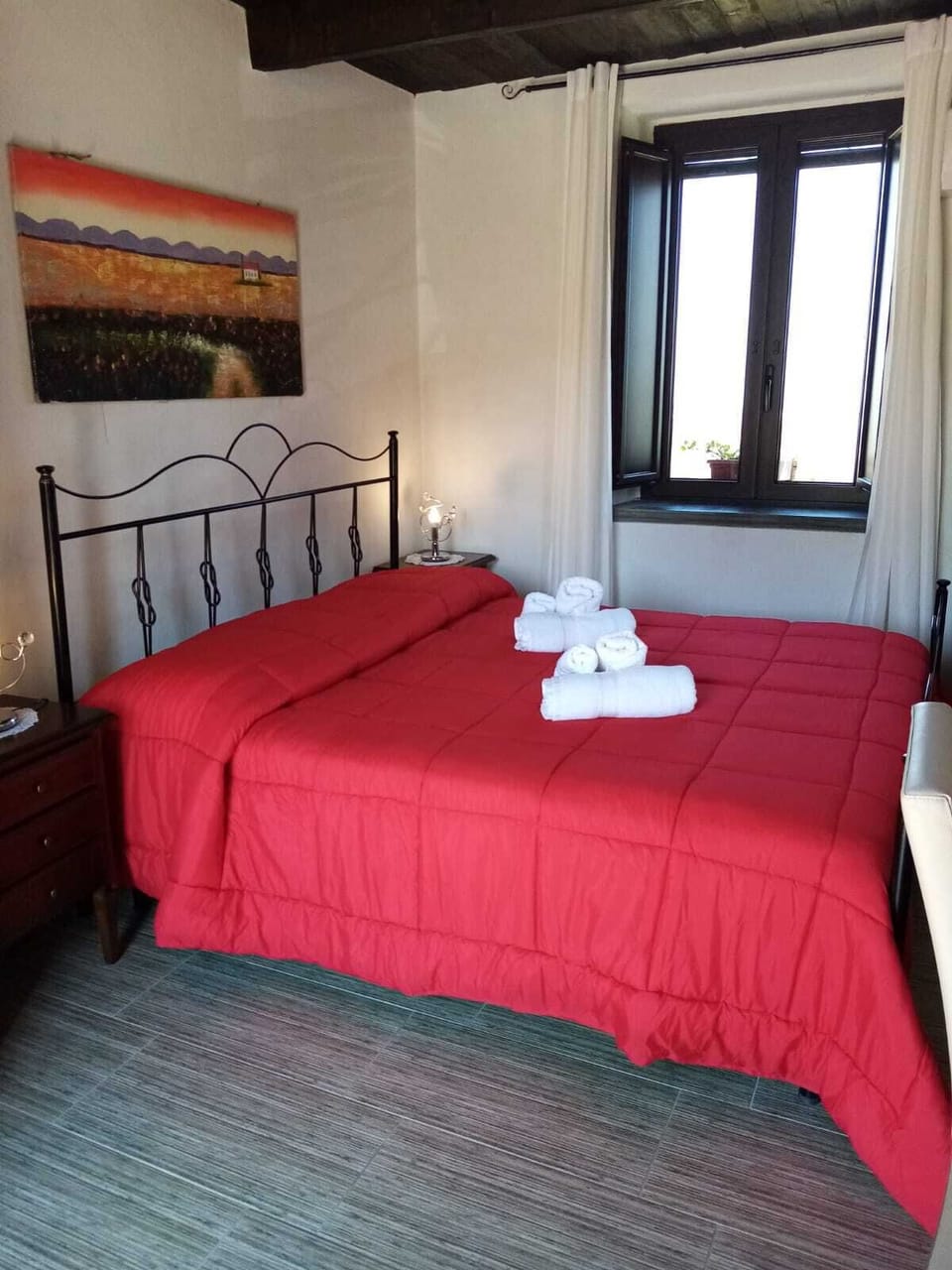 Double Room | Minibar, desk, blackout drapes, soundproofing